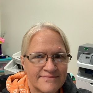 Meet your Posher, Debbie